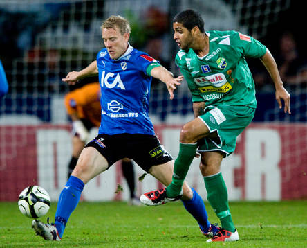  Johnny Lundberg, Halmstad, stoppar Bruno Santos da Silva, Ljungskile