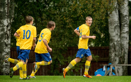  Erik Andersson, Sverige jublar efter 2-0 målet.