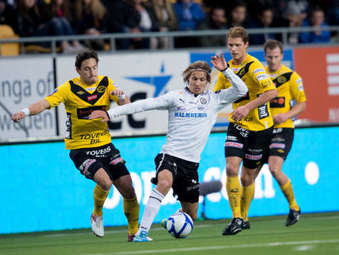  Tobias Grahn, Örebro och Stefan Ishizaki, Joackim Jörgensen, Elfsborg.