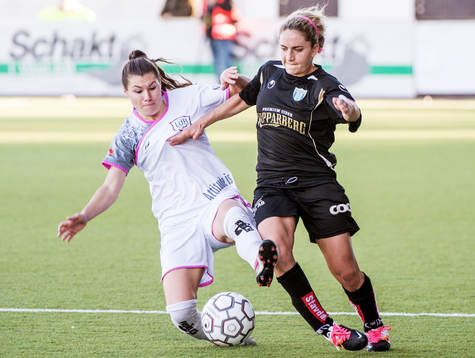  Närkamp mellan Ramona Bachmann, LDB Malmö, och Camille Levin, Göteborg.