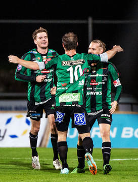  Patrik Larsson, Varberg, jublar efter sitt 1-0-mål.
