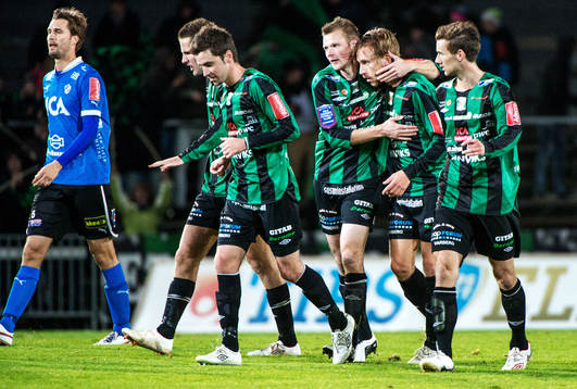  Varberg jublar efter 2-2-målet av Pierre Tillman, Varberg.