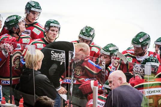 Kent Johansson, tränare Frölunda, tar timeout med 4