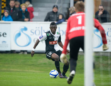 Upprinnelsen till 0-2, Waris Majeed, Häcken, kommer fri