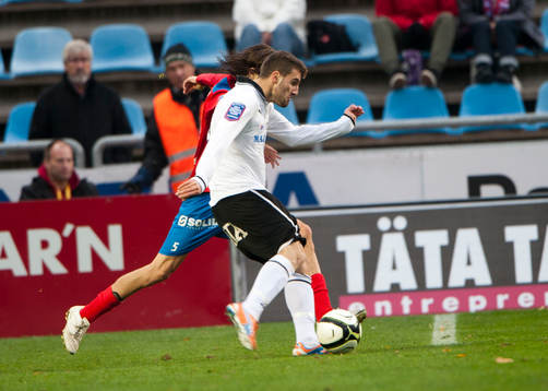 Valdet Rama, Örebro, skjuter in 1:1 målet