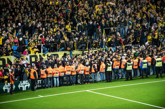 Elfsborg klack gör sig redos att storma planen vis