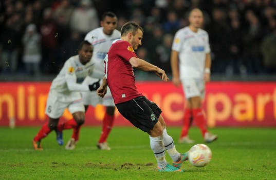 Elfmeter Torschuetze Szabolcs Huszti (96)