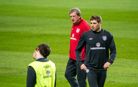  England tränar på Friends Arena. Roy Hodgson, förbundskapten England och Steven Gerrard