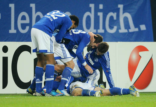 el v.l. Joel Matip , Christian Fuchs, Roman Neustaedter, Julian Draxler (Schalke)