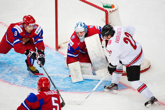 Sven Andrighetto, Schweiz, oroar framför Andrei