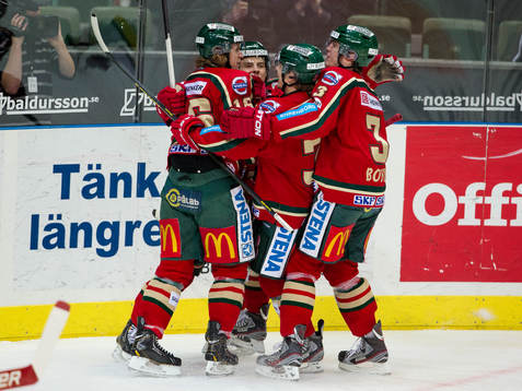 Anton Axelsson har precis gjort 1-0 till Frölunda