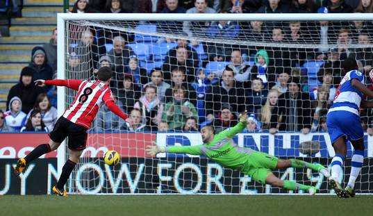 l - Reading v Sunderland - Barclays Premier League  - The Madejski Stadium - 2/2/13 Craig Gardner (L) scores the first goal for Sunderland from the penalty spot
