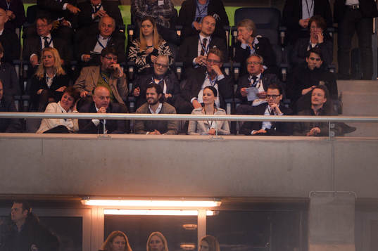  Prins Carl Philip med flickvän Sofia Hellqvist och prins Daniel på läktaren.
