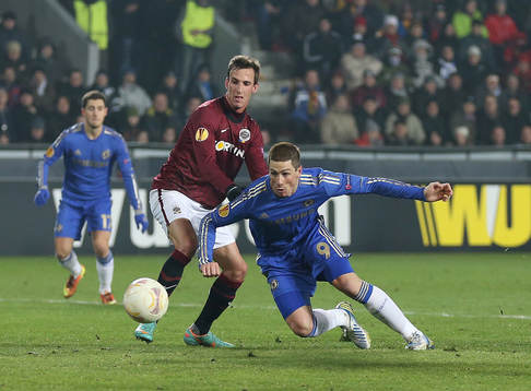  Football - Sparta Prague v Chelsea - UEFA Europa League Second Round First Leg - Toyota Arena, Prague, Czech Republic - 14/2/13 Chelsea's Fernando Torres in action with Sparta Prague's Mario Holek (L)