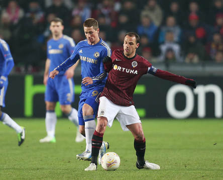  Football - Sparta Prague v Chelsea - UEFA Europa League Second Round First Leg - Toyota Arena, Prague, Czech Republic - 14/2/13 Chelsea's Fernando Torres (L) in action with Sparta Prague's Marek Matejovsky