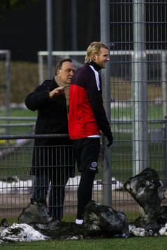 EINDHOVEN - Ola Toivonen speelt met de beloften tegen jong