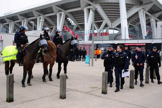 Securitie autour du stade - 02.03.2013 - Reims / PSG - 27e