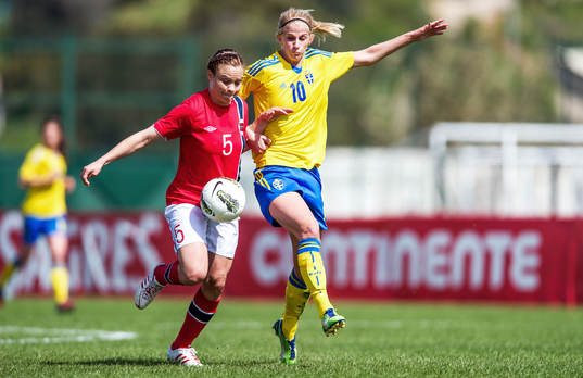 Närkamp mellan Toril Hetland Akerhaugen, Norge, och Sofia