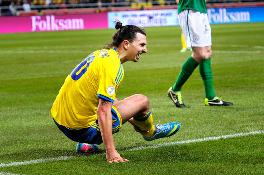 Zlatan Ibrahimović, Sverige, grimaserar