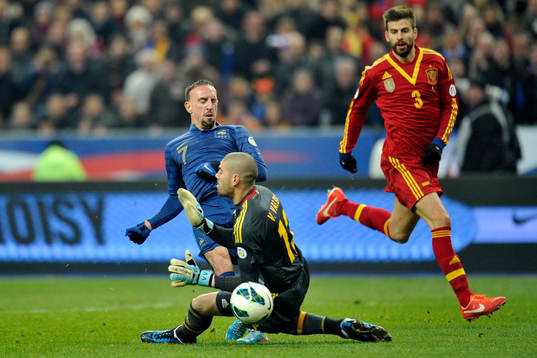  Franck RIBERY / Victor VALDES - 26.03.2013 - France / Espagne - Eliminatoire Coupe du Monde 2014