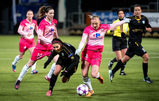 Bla gjennom flere bilder av Fotboll, Dam, Champions League, Kopparbergs Göteborg - Juvisy
