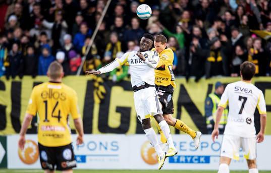 Kwame Amponsah Karikari, AIK, i nickduell med Jon Jönsson,