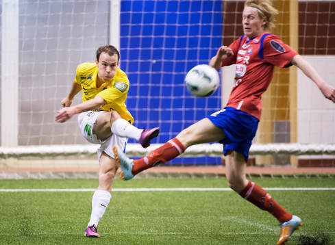 Calle Wede, Falkenberg, skjuter ett skott som Jacob