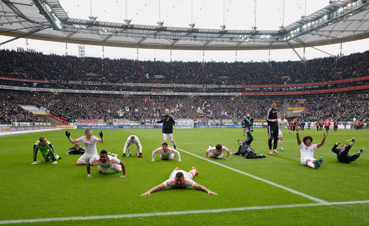Bla gjennom flere bilder av Fotboll, Bundesliga, Eintracht Frankfurt - FC Bayern München