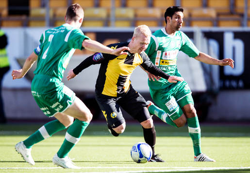 Mattias Adelstam, Hammarby, jagas av Sandeep Mankoo,