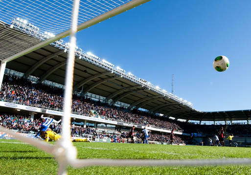  David Moberg Karlsson, IFK Göteborg, gör 2-0, jubel Tobias Hysén. Niklas Westberg, målvakt Brommapojkarna