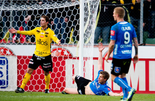 Joackim Jörgensen, Elfsborg, river ner Mikael Boman,
