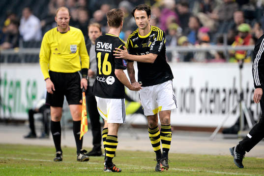 Martin Lorentzson, AIK byts ut mot Helgi Danielsson innan