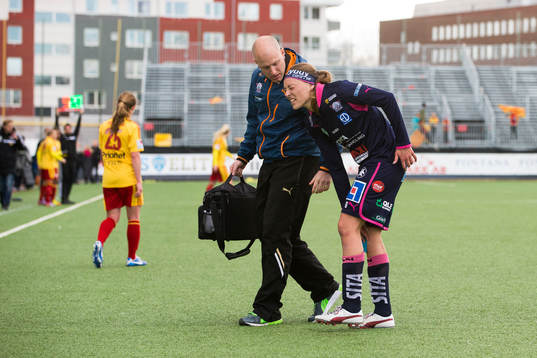  Mariann Gajhede Knudsen, Linköping vingas länga plan skadad.