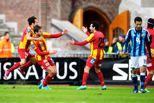 Louay Chanko, Besim Kunic, Christian Demirtas, Syrianska jublar efter 0-1.