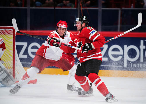 Danmarks Oliver Lauridsen och Kanadas Steven Stamkos i