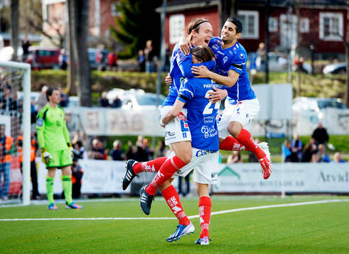  Jubel i Åtvidabergs efter 3 -0 av Tom Pettersson.
