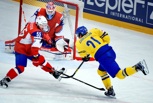 Loui Eriksson, Sverige skjuter in 0-2 målet i matchen