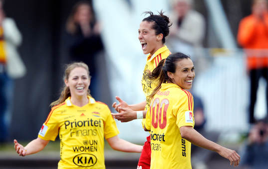  Jennifer Hermoso Fuentes, Tyresö jublar efter 1-0.
