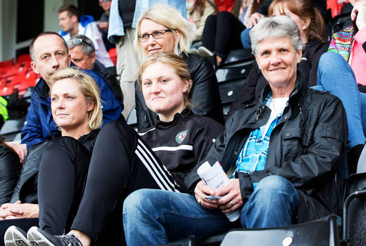  Förbundskapten Pia Sundhage satt på läktaren och följde matchen.