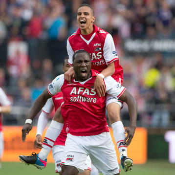  ROTTERDAM , AZ - PSV Beker , 09-05-2013 , stadion de Kuip ,  Finale KNVB Beker , AZ speler Jozy Altidore (o) en AZ speler Adam Maher vieren de 2-0 .