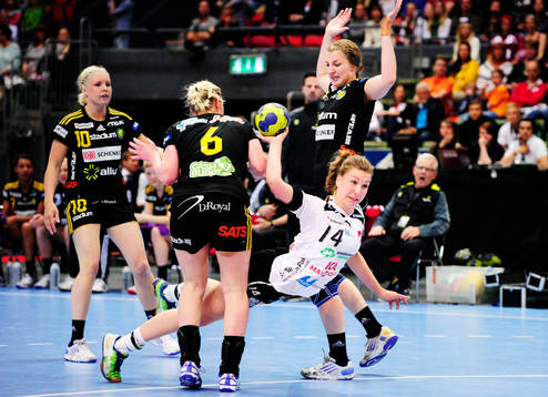 Anna Lagerquist, Lugi, tar sig förbi Ida Odén och Linn