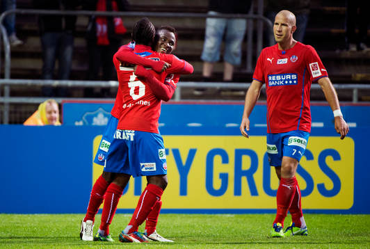  May Mahlangu, David Accam, Helsingborg, jublar.