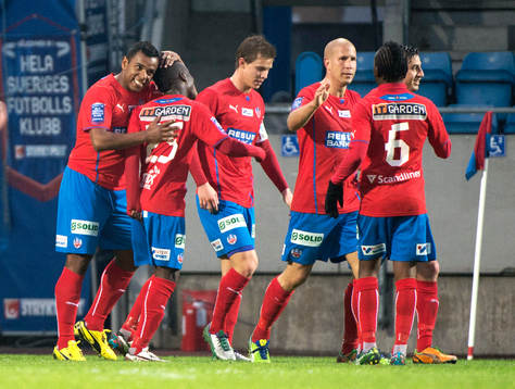  Álvaro Santos, David Accam, Mattias Lindström, May Mahlangu, Alejandro Bedoya, Helsingborg firar mål med jubel.