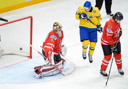 Nicklas Danielsson, Sverige gör 1-1 bakom Mike Smith,