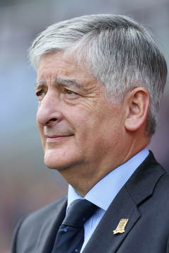 l - Army FA v FA Legends - The Madejski Stadium - 18/5/13