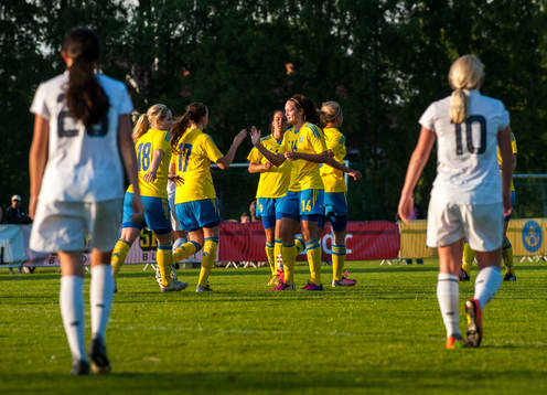  Jubel i Sverige efter att Jessica Thorin reducerat till 1-3 mot USA.