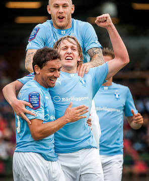  Emil Forsberg, Malmö FF, jublar tillsammans med Ricardinho, till höger och Magnus Eriksson, bakom.