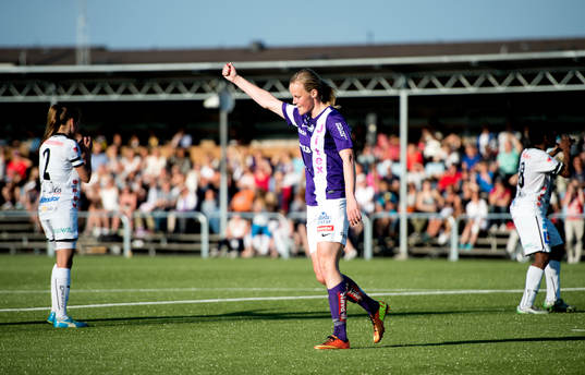 Annica Sjölund gör 1-0 för Jitex, jubel