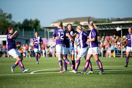 Annica Sjölund gör 1-0 för Jitex, jubel