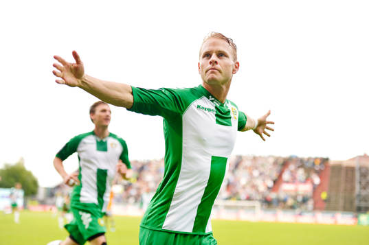 Hammarbys Erik Sundin jublar